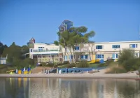 Beachfront Inn فنادق في Baileys Harbor