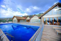 Mezena Resort & Spa - piscina