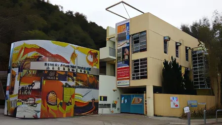 YHA Bradbury Jockey Club Tai Mei Tuk Youth Hostel (Tai Po)