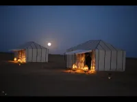 Splendid Desert Saharian Luxury Camp in Quiet and Idyllic Sand Dunes