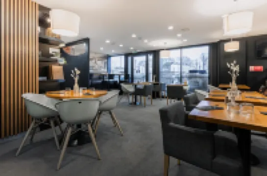 イビス スタイルズ ヴァンヌ ガール センター