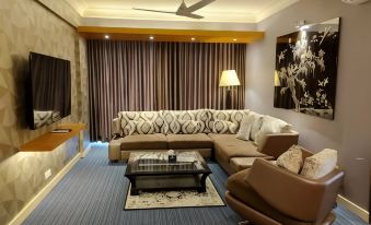 Royal Pearl Suites