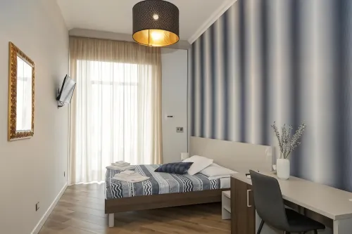 Garibaldi Rooms - balcony
