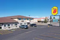 Super 8 by Wyndham Alamosa - parking