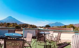 Hotel Luna Maya Antigua