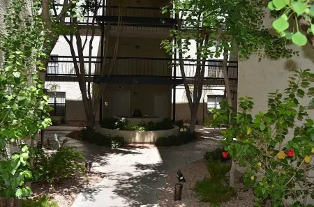 Centrally Located 2 Bed/2 Bath Gated Community Condo Sleeps 4 Отели рядом с достопримечательностью «Пистева Пик»