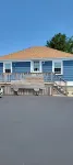 Immaculate Cottage, Huge Deck And Great Back Yard For All Your Yard Games.
