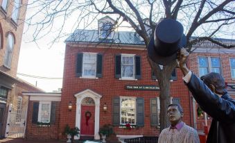 The Inn at Lincoln Square