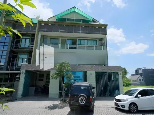 Pondok Hijau Syariah Mitra RedDoorz At Citraland Surabaya
