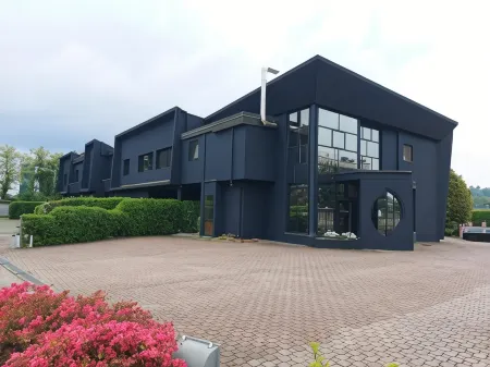 Stay Hotel Отели в г. Брунелло