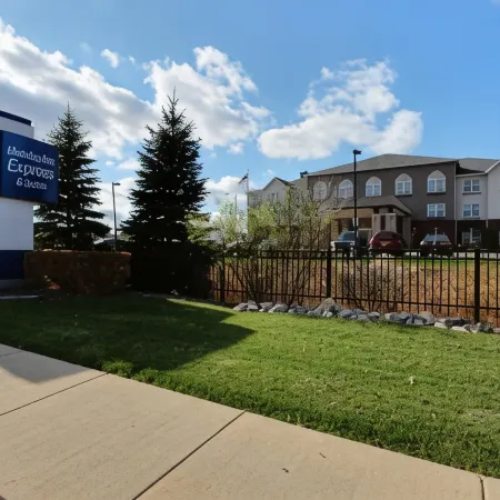 Holiday Inn Express & Suites MILWAUKEE AIRPORT by IHG