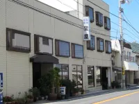 Takaraya - parking