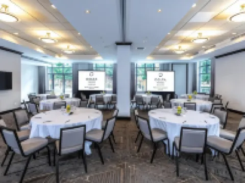 Delta Hotels Whistler Village Suites Hotels in Whistler