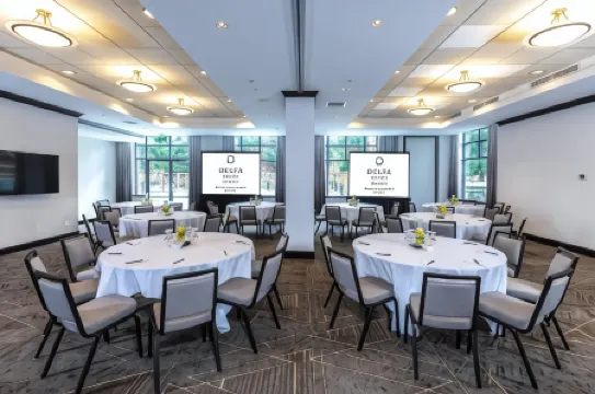 Delta Hotels Whistler Village Suites