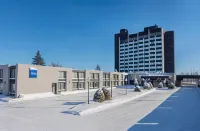 Travelodge by Wyndham Hotel & Convention Centre Quebec City Hotel di 