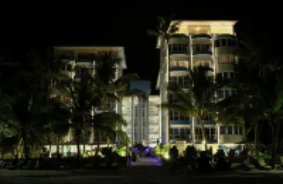 Cowrie Shell Beach Apartments Official