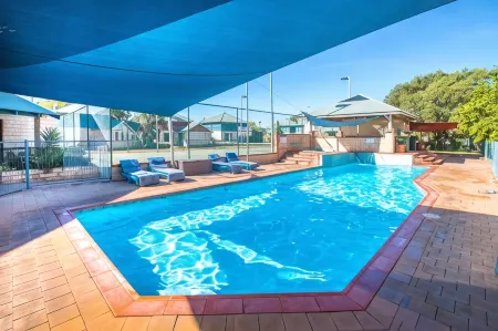 Amalfi Resort Отели рядом с достопримечательностью «Залив Джограф»