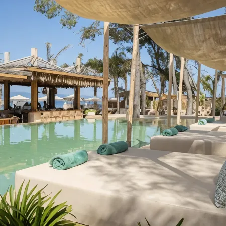 Mako Sea & Suites