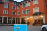 Hotel Daisy Budget Hotel di 