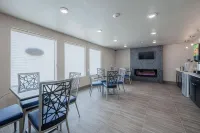 Stratford House Inn - Parking