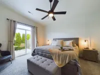 New Cozy, Modern 3-bedroom home. Close to dtwn CDA