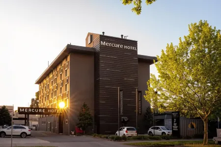 Mercure Albury Отели рядом с достопримечательностью «Albury Town Hall»