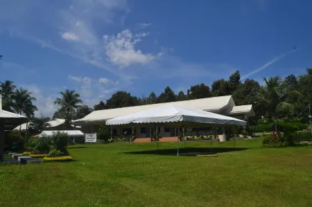 Dolores Farm Resort Отели рядом с достопримечательностью «Jollibee»