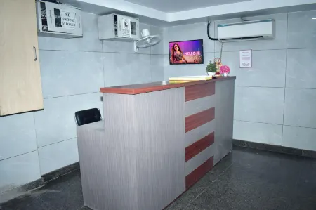 Qotel Hotel Rama Rohini Sector 24