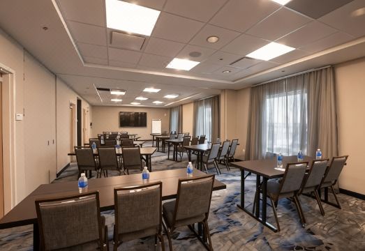 페어필드 에드먼턴 호텔 내부