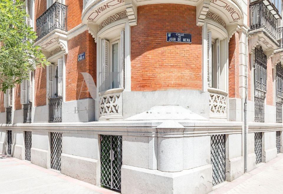 A&Z 후안 데 메나 이미지