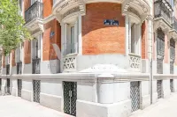Ayz Juan de Mena - Auto Check-in Property Hotel in zona Plaza de Canovas del Castillo