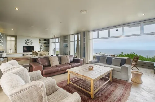 10 ELF Beach House - ติดทะเล