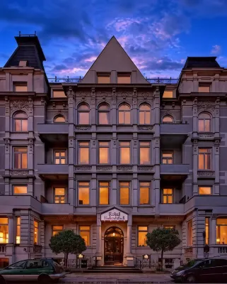 Hotel Alsterblick Hotels near Alster Lakes