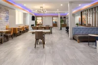 La Quinta Inn & Suites by Wyndham Williston/Burlington Hotels in Essex Junction