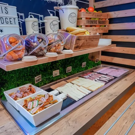 Ibis Budget Marseille Vieux-Port Отели рядом с достопримечательностью «Пристань для яхт Валон-дез-Оф»