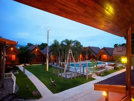 Srisawat Resort Отели рядом с достопримечательностью «Camel Republic»