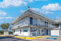 Motel 6 Fort Worth, TX - East