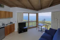 Chris's Beacon Point Restaurant & Villas - balcony