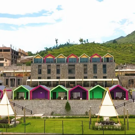 IYI LUXURY INN