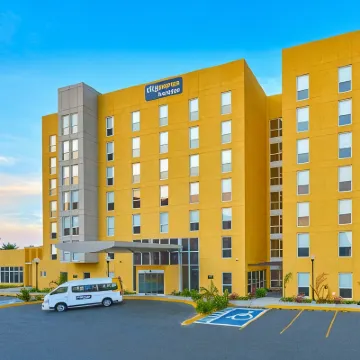 City Express by Marriott Puebla Angelopolis Hotels near Angelopolis Shopping Mall
