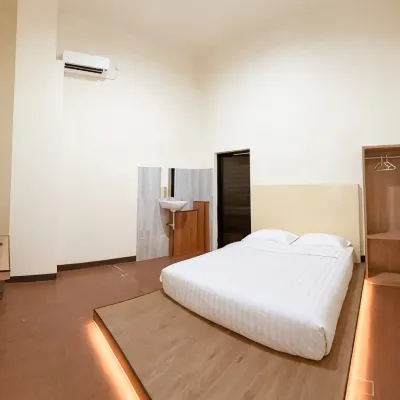 Golden Nest Guest House โรงแรมใกล้ถนนช้อปปิ้งเพนตาซิตี้