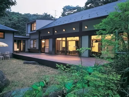 Alice Dreamland Отели рядом со станцией JR Takaku station