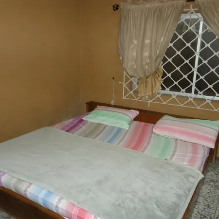 Royal Park Hotel & Suite - Guest Room