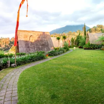 Village Above The Clouds Hotels near Angseri Hot Spring