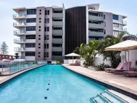 Ambience on Burleigh Beach