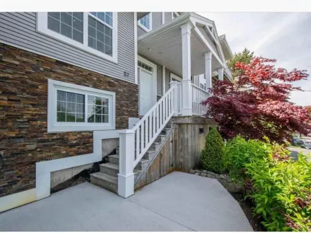 Luxury 3-Bedroom Furnished Home. View of NW Arm, Close to DT (Min 30 Days)