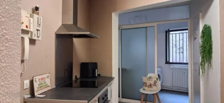 Welcome to walk or cycle nearby.