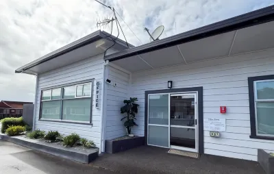 Central Court Motel  호텔