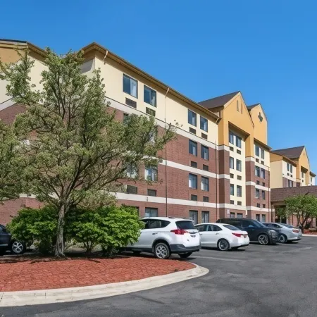 Garner Hotel WARREN NORTHWEST by IHG
