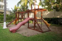 10th Floor Beachfront Luxury Condo Bayview Grand - homestay